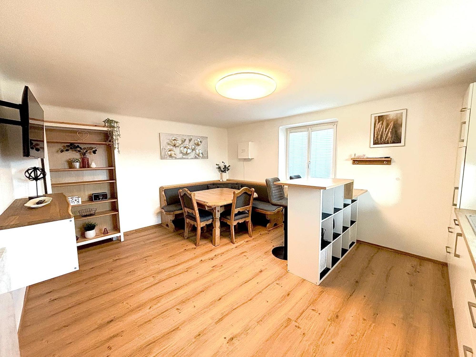 Gaesthaus "Seeblick" Seekirchen am Wallersee Quarto foto