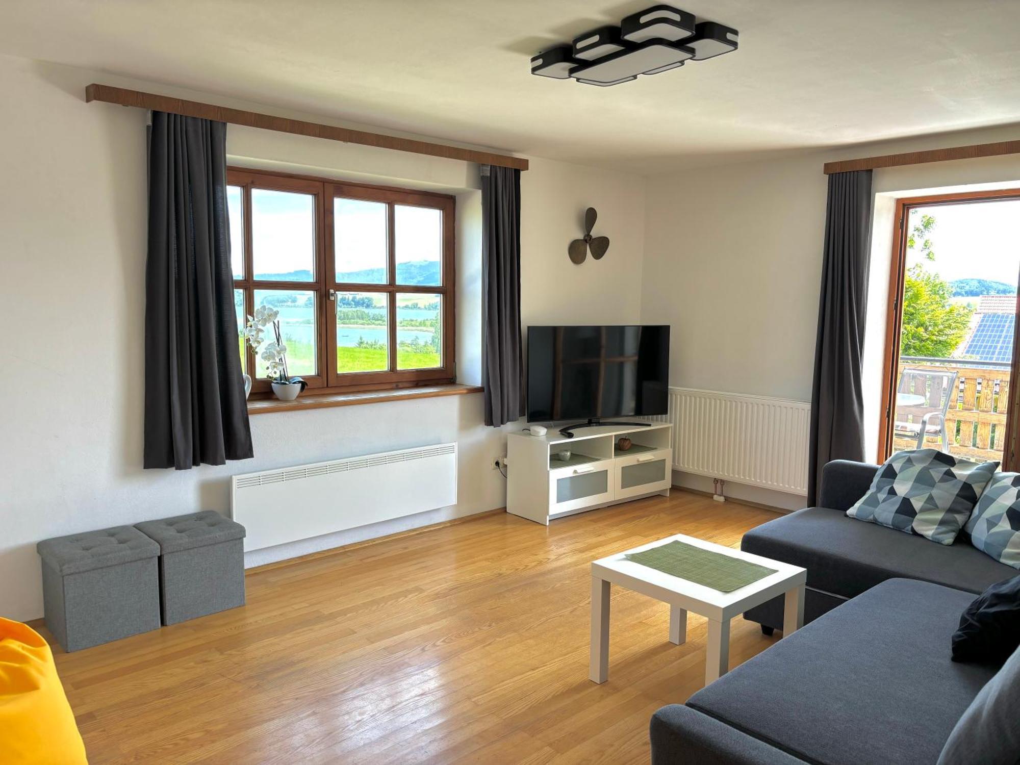 Gaesthaus "Seeblick" Seekirchen am Wallersee Exterior foto